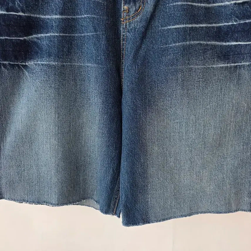 [SOLD OUT] 32-33)버뮤다 데님팬츠/새제품