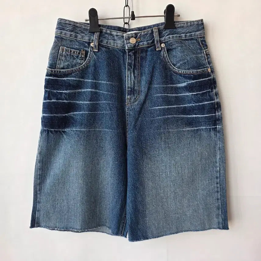 [SOLD OUT] 32-33)버뮤다 데님팬츠/새제품
