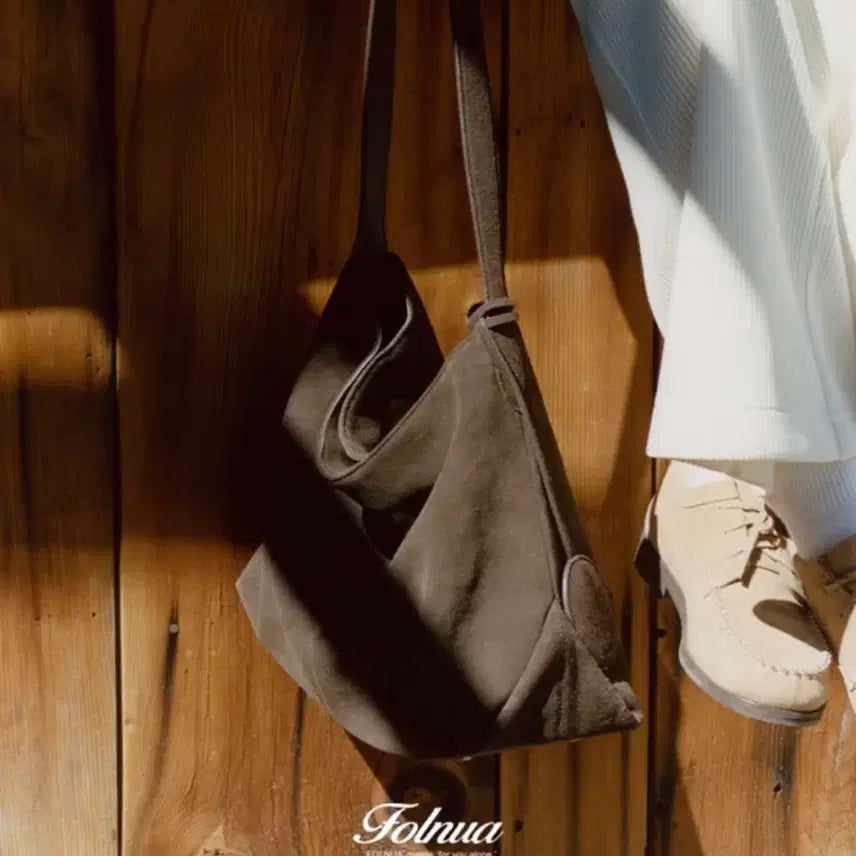 [BUNJANG] Folnua Brown Suede Shoulder Bag / 폴뉴아 브라운 숄더백