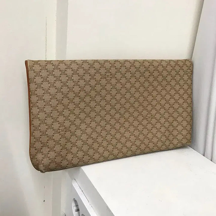 [BUNJANG] Celine Macadam Leather Clutch Bag / 셀린느 가죽로고 마카담 클러치백