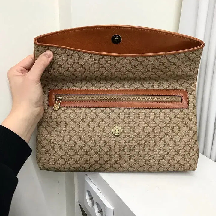 [BUNJANG] Celine Macadam Leather Clutch Bag / 셀린느 가죽로고 마카담 클러치백