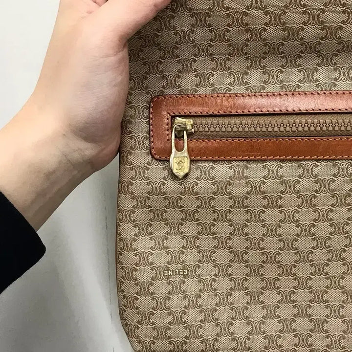 [BUNJANG] Celine Macadam Leather Clutch Bag / 셀린느 가죽로고 마카담 클러치백