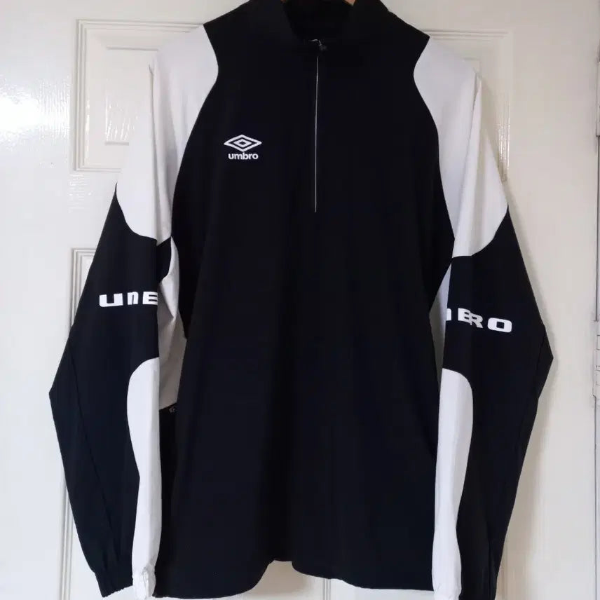 [BUNJANG] Umbro Half-Zip Training Top / 엄브로 블랙/화이트 하프집업 트레이닝복