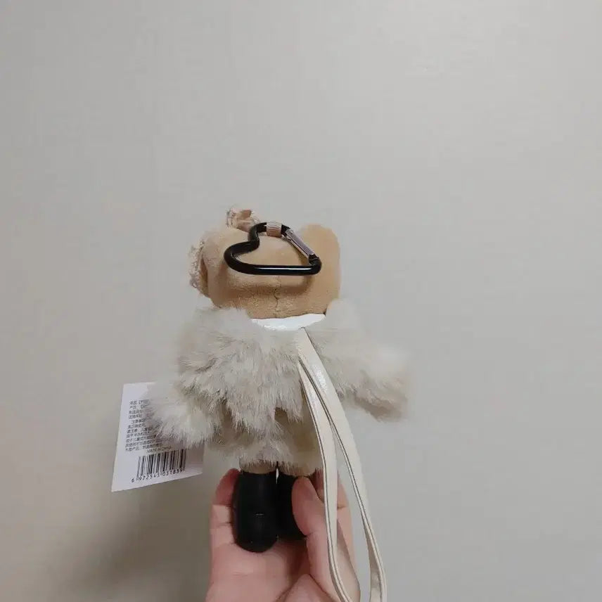 [BUNJANG] Chanel-Style Faux Fur Coat Long-Legged Hello Kitty Keyring / 퍼코트 샤넬st 롱다리키티 키링 새상품