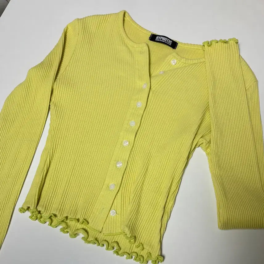 [BUNJANG] Hypnotic Yellow Button T-Shirt / 히프나틱 자체제작 옐로우 단추 티셔츠