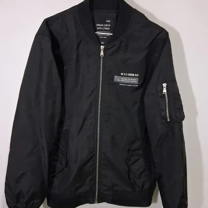 [BUNJANG] Urbancler Black Bomber Jacket (Size 100) / 어반크르 블랙  항공점퍼 100