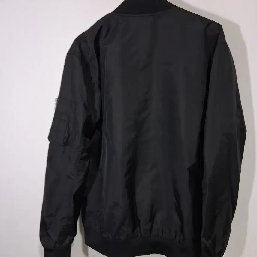 [BUNJANG] Urbancler Black Bomber Jacket (Size 100) / 어반크르 블랙  항공점퍼 100