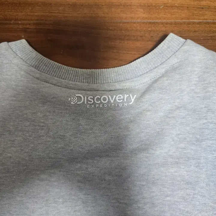 [BUNJANG] Discovery Expedition Gray Man-to-Man T-shirt / 디스커버리 익스페디션 맨투맨 티셔츠 회색