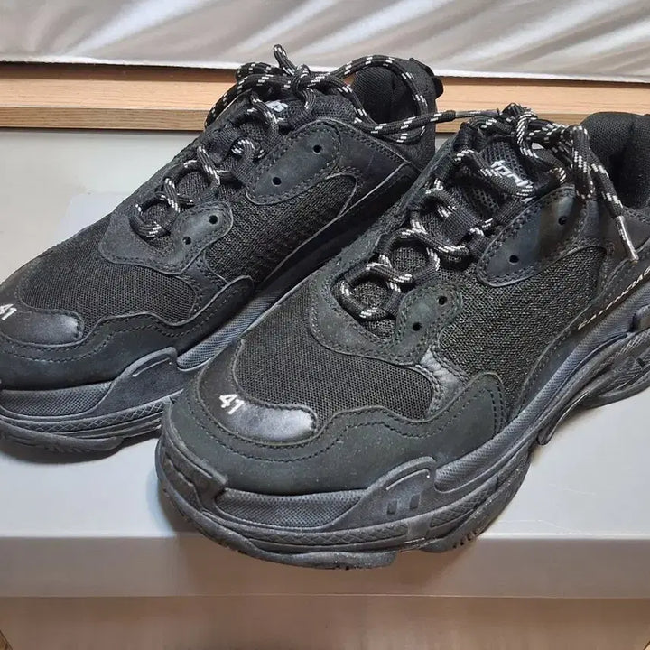[BUNJANG] Balenciaga Triple S Black Sneakers / [새상품급] 발렌시아가 트리플s 블랙 41