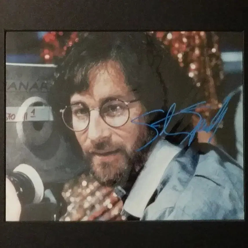 [BUNJANG] Steven Spielberg Autographed Framed Photo / 스티븐 스필버그 친필 사인 액자용 사진