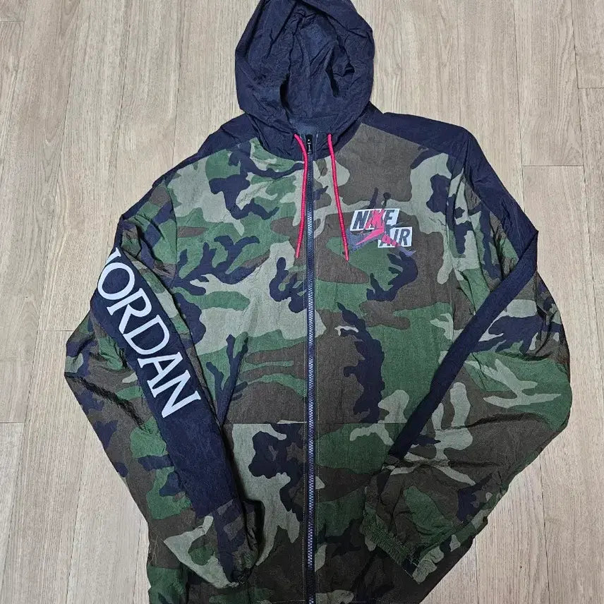 [BUNJANG] Nike Air Jordan Military Windbreaker Jacket (Unisex) / 나이키 에어조던 밀리터리 바람막이쟈켓 한정판 정품(남녀공용) 1회착용.