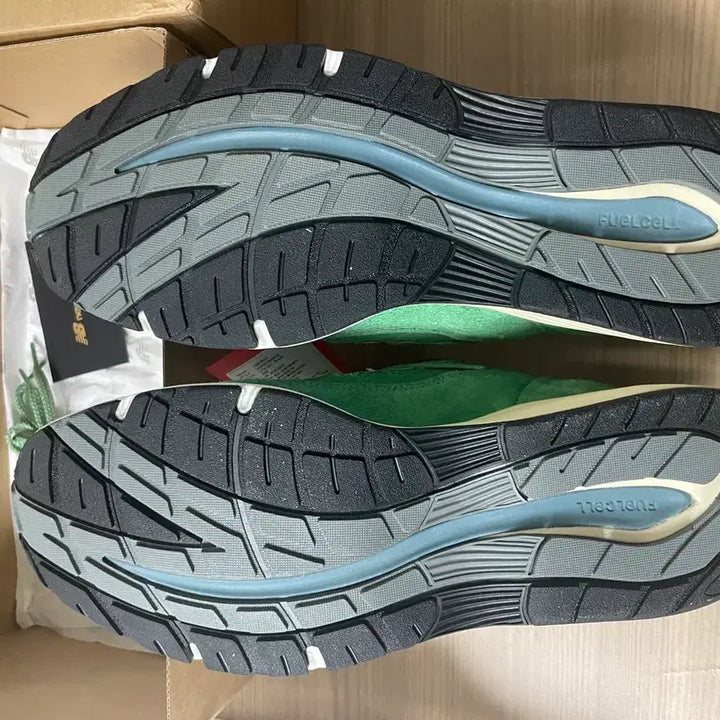 [SOLD OUT] 뉴발란스 991v2 265 메이드 인 UK 미네랄 그린 컴프리