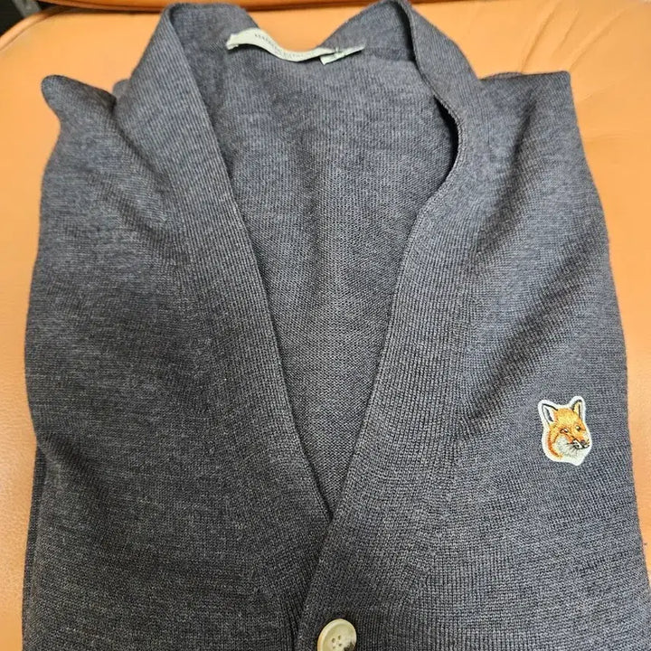 [BUNJANG] Maison Kitsune Fox Head Charcoal Cardigan XL / 메종키츠네 폭스헤드 차콜 가디건 XL