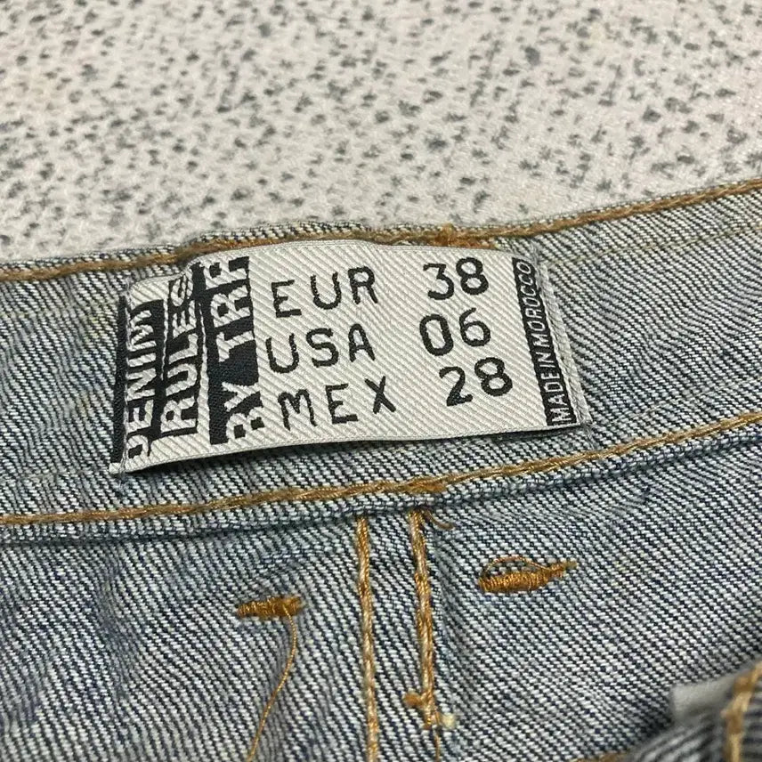 [BUNJANG] ZARA Vintage Wash Denim Skirt / ZARA 빈티지 워싱 데님 스커트 55~66 / 페인트 포인트