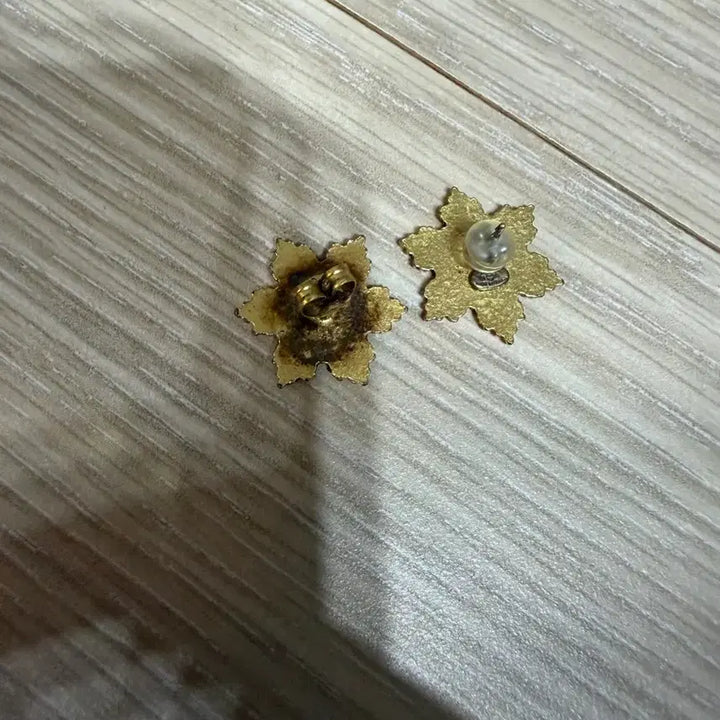 [SOLD OUT] 샤넬 눈꽃 피어싱 귀걸이