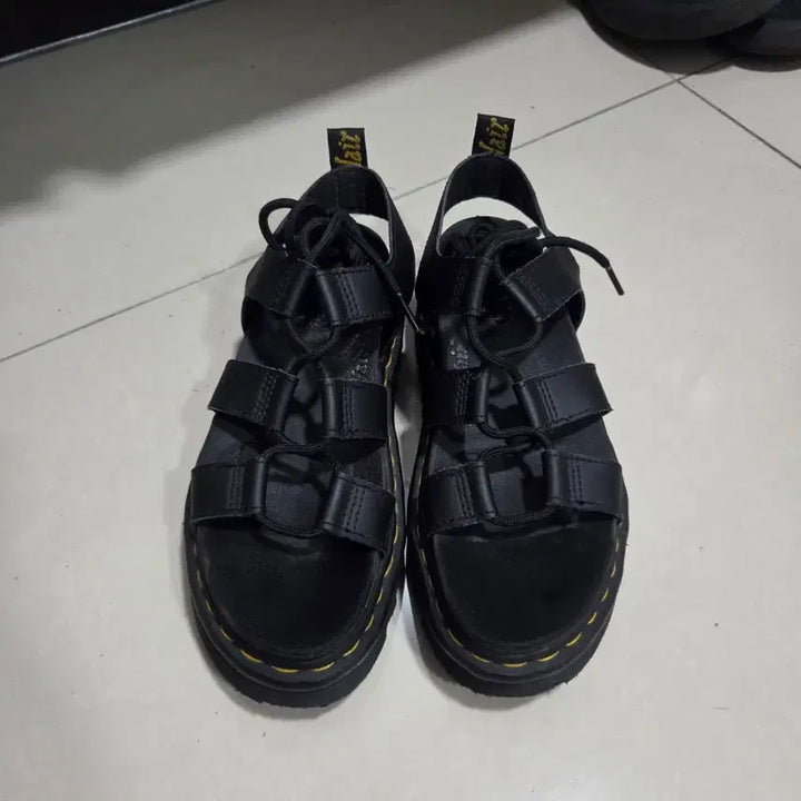 [SOLD OUT] 닥터마틴 나틸라
