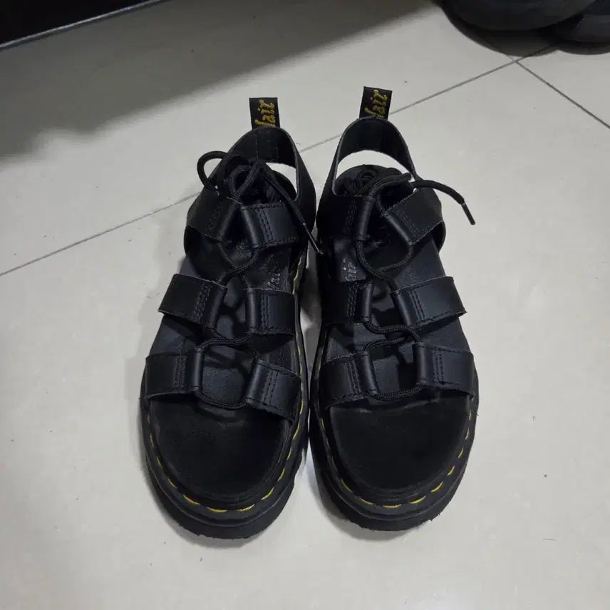 [SOLD OUT] 닥터마틴 나틸라