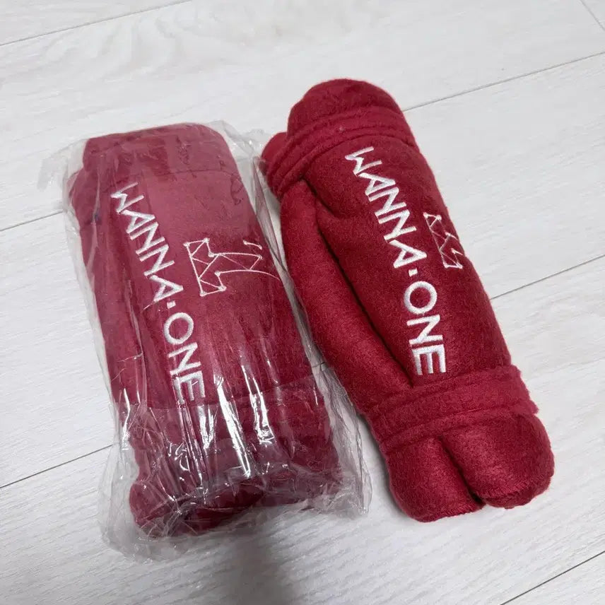 [BUNJANG] Wanna One Blanket Red / 워너원 Wanna One 담요 레드