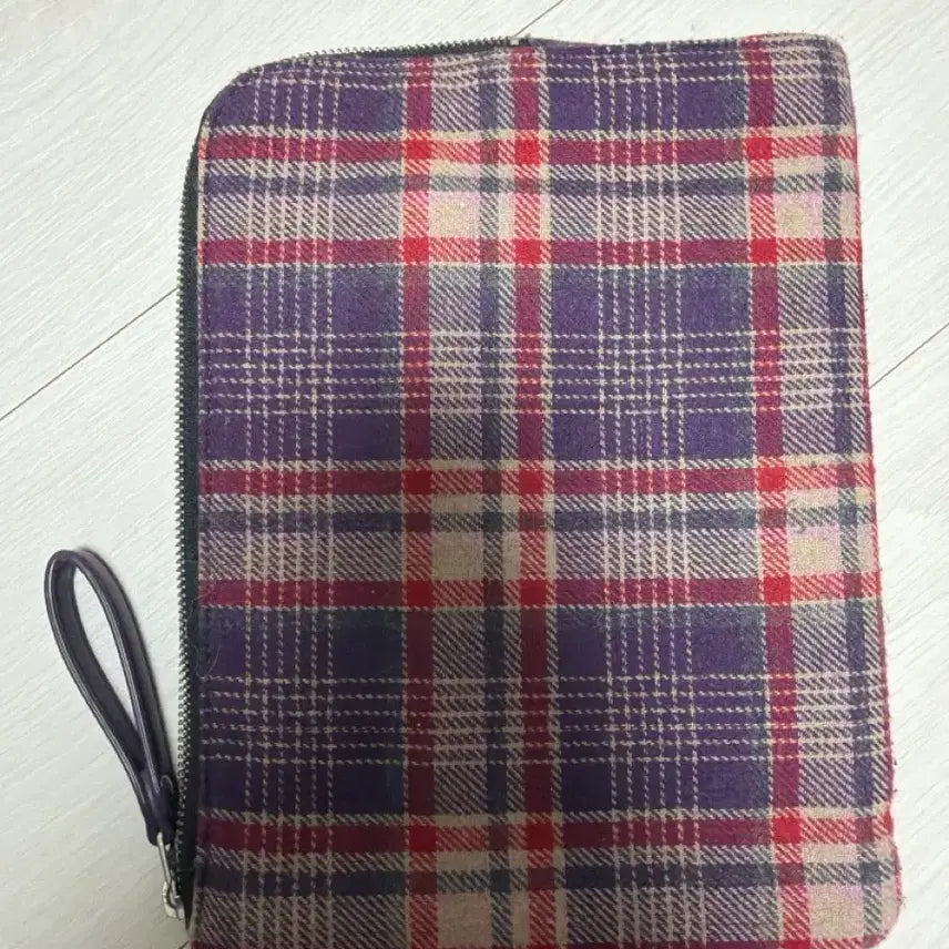 [BUNJANG] BTS Starbucks Check Pouch / BTS 스타벅스 콜라보 체크 파우치