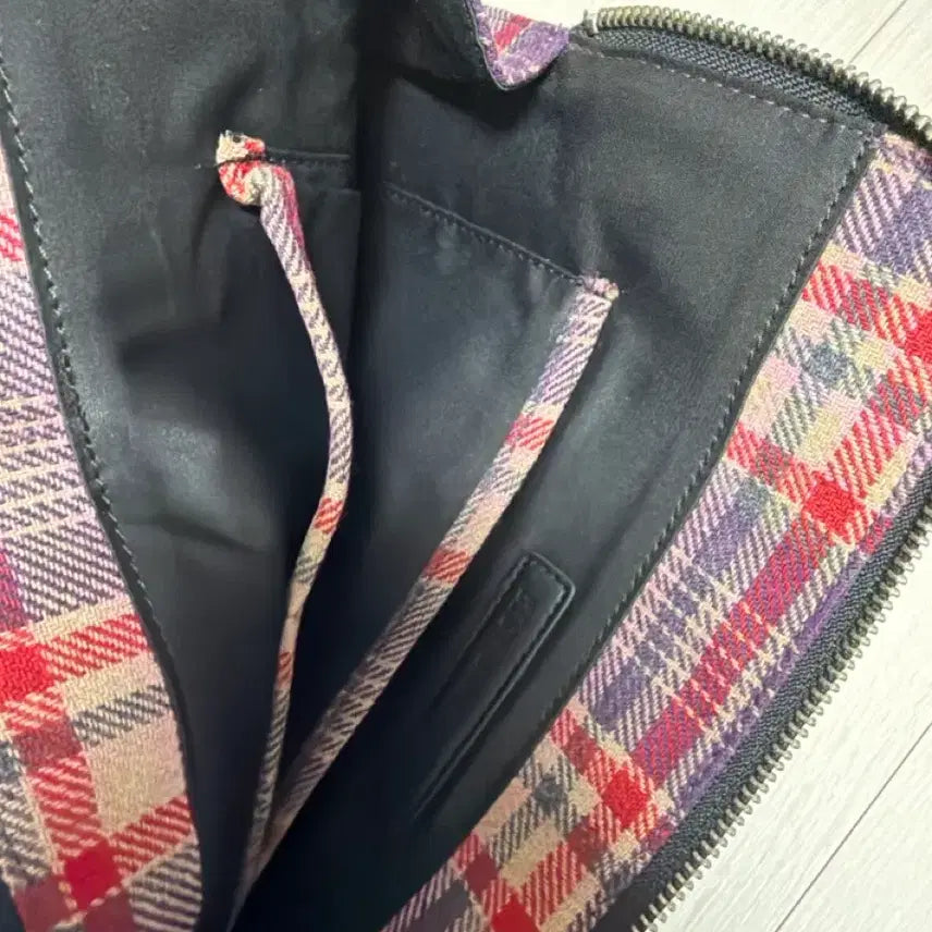 [BUNJANG] BTS Starbucks Check Pouch / BTS 스타벅스 콜라보 체크 파우치