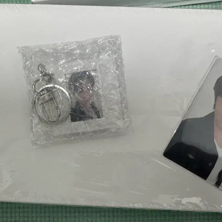[SOLD OUT] 방탄소년단 BTS ARIRANG 제이홉 앨범 포토카드 + 키링 세트