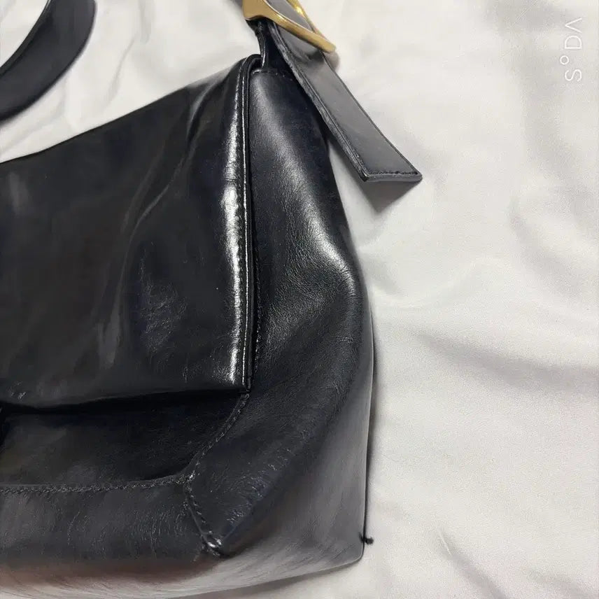 [SOLD OUT] 루에브르 삭드자뎅 소가죽 숄더백