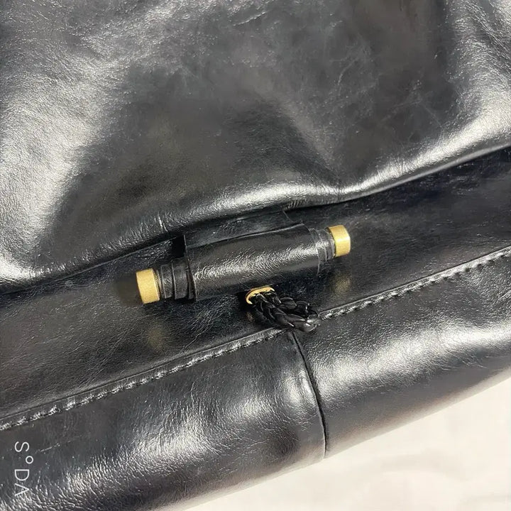[SOLD OUT] 루에브르 삭드자뎅 소가죽 숄더백