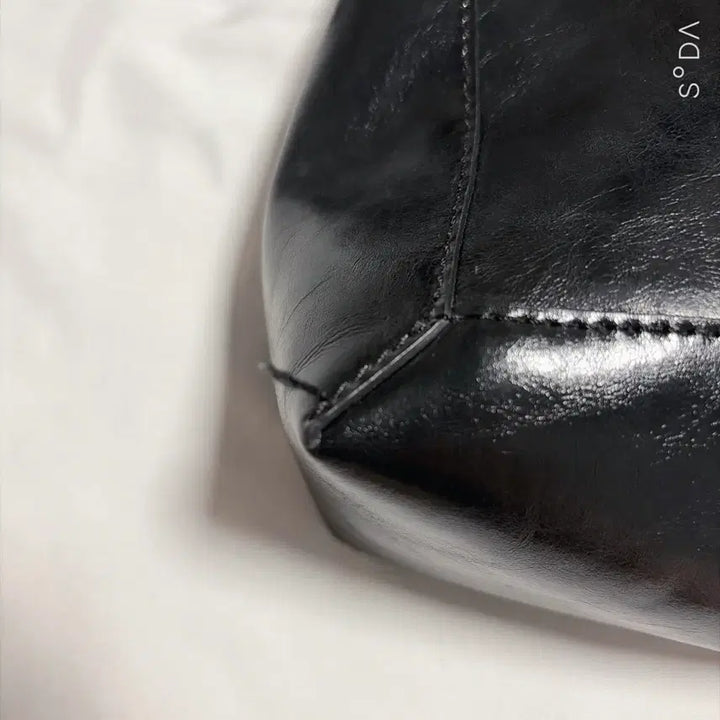 [SOLD OUT] 루에브르 삭드자뎅 소가죽 숄더백