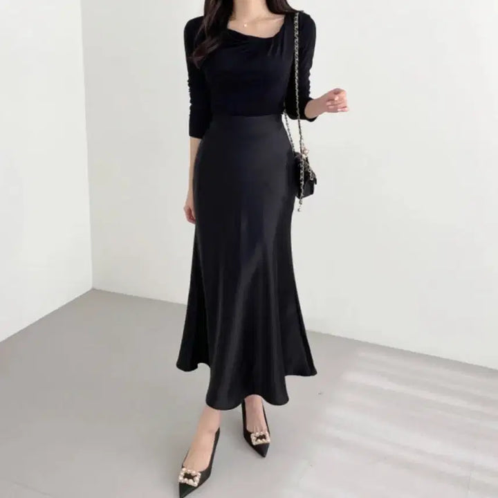[BUNJANG] Classic Blanc Satin Mermaid Long Skirt / 클래식블랑 새틴 머메이드 뒷밴딩 롱스커트 블랙 에이블리 지그재그