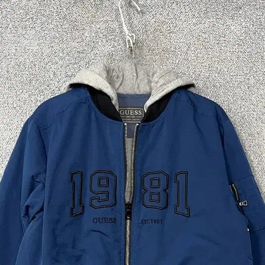 [BUNJANG] GUESS Navy Printing Hooded Blouson Jacket L / 게스 프린팅 네이비 후드 점퍼 블루종 L