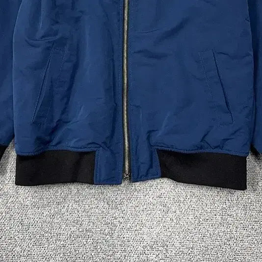 [BUNJANG] GUESS Navy Printing Hooded Blouson Jacket L / 게스 프린팅 네이비 후드 점퍼 블루종 L