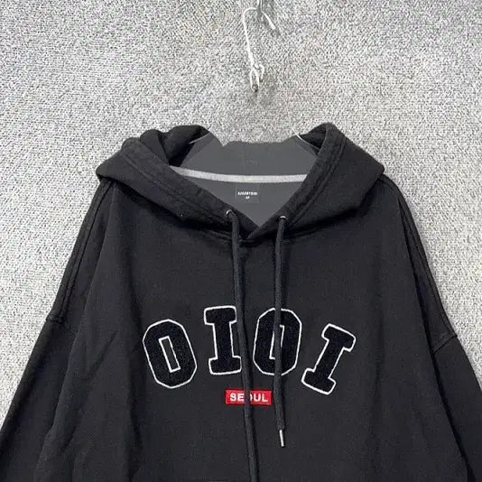 [BUNJANG] OIOI Logo Embroidered Black Hoodie / OIOI 로고 자수 블랙 후드티 M