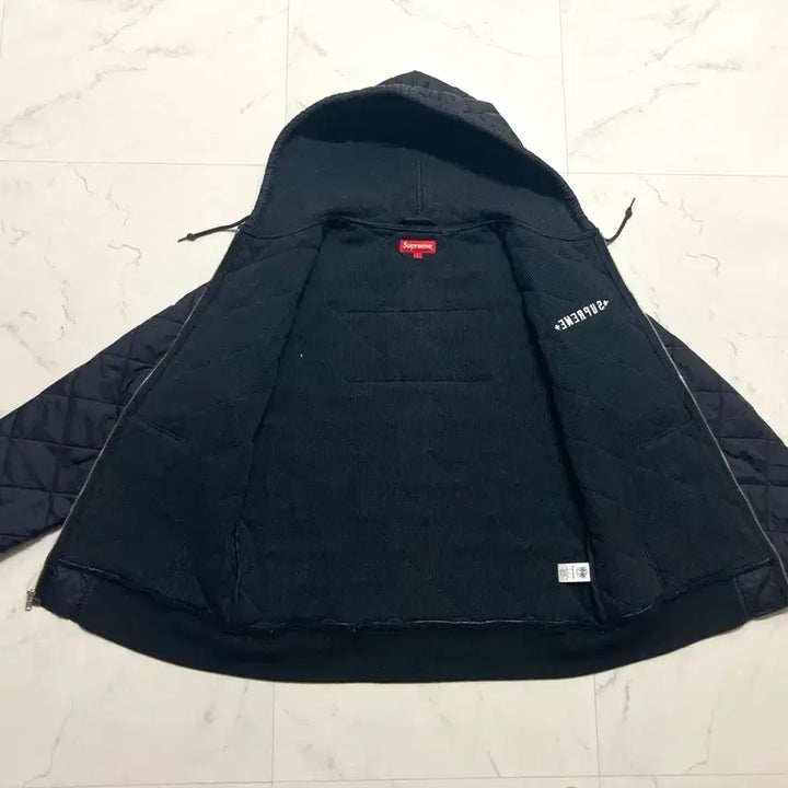 [BUNJANG] Supreme x Independent Quilted Hoodie Jacket / 슈프림x인디펜던트 15FW 퀼팅 후드 집업 자켓 L, 100-105