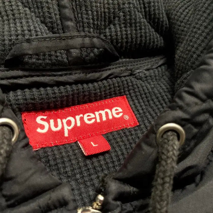 [BUNJANG] Supreme x Independent Quilted Hoodie Jacket / 슈프림x인디펜던트 15FW 퀼팅 후드 집업 자켓 L, 100-105