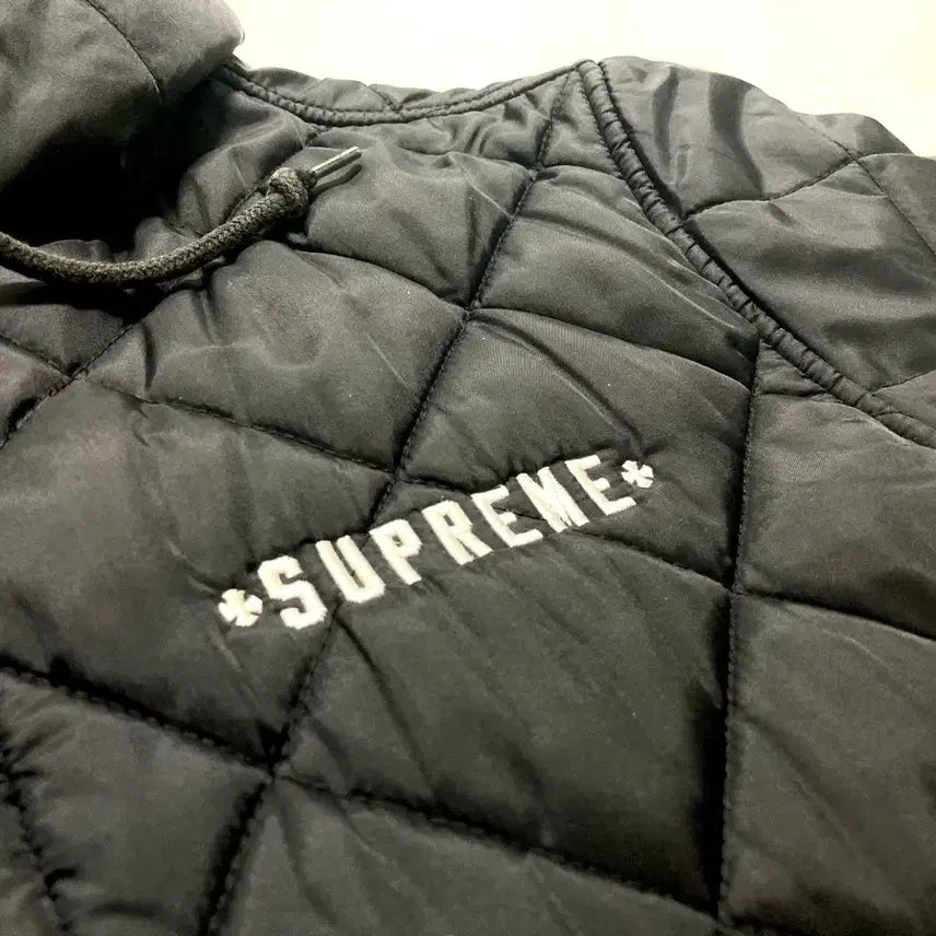 [BUNJANG] Supreme x Independent Quilted Hoodie Jacket / 슈프림x인디펜던트 15FW 퀼팅 후드 집업 자켓 L, 100-105