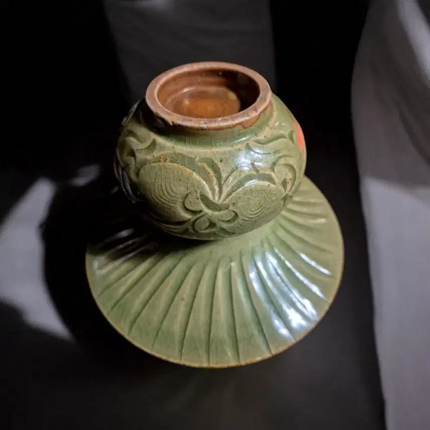 [BUNJANG] Yongcheon Celadon Embossed Peony Flower Bowl / 용천청자 양각보상화문 타구