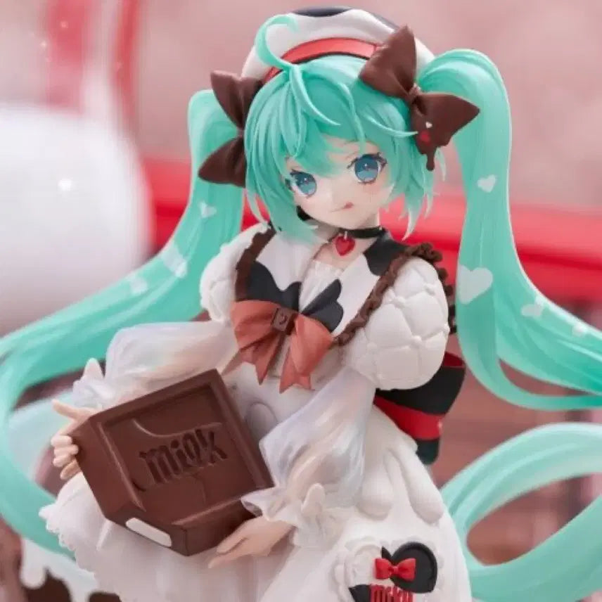 [BUNJANG] Hatsune Miku Tyrol Chocolate Figure / [미개봉] 하츠네 미쿠 피규어 티롤 초콜릿