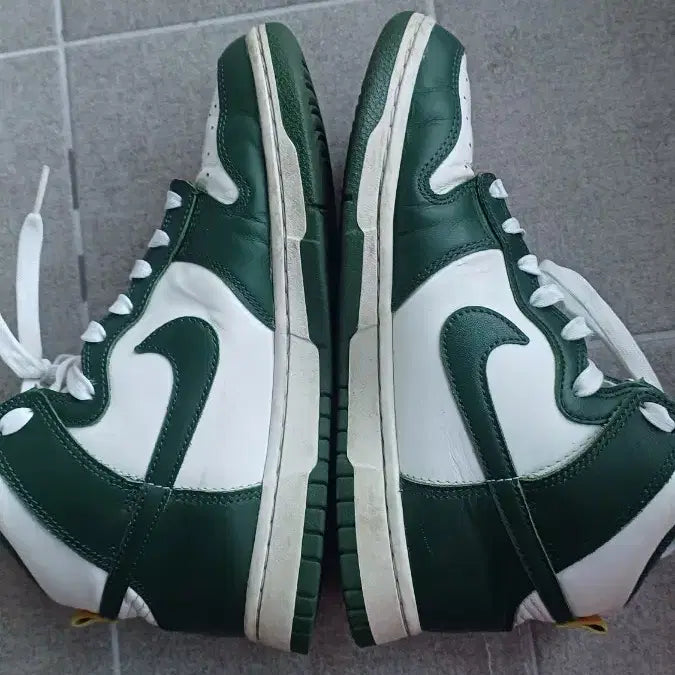 [BUNJANG] Nike Dunk High Retro Noble Green Sneakers / 나이키 덩크 하이 레트로 노블 그린 255mm