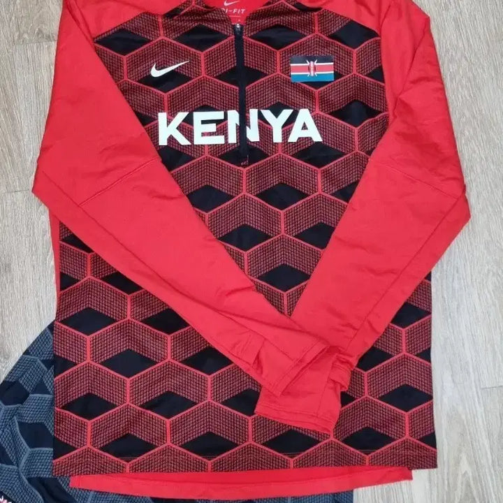 [BUNJANG] Nike Running Kenya National Team Kipchoge Long-Sleeve T-Shirt / 나이키 러닝 케냐 국대 티셔츠 킵초게