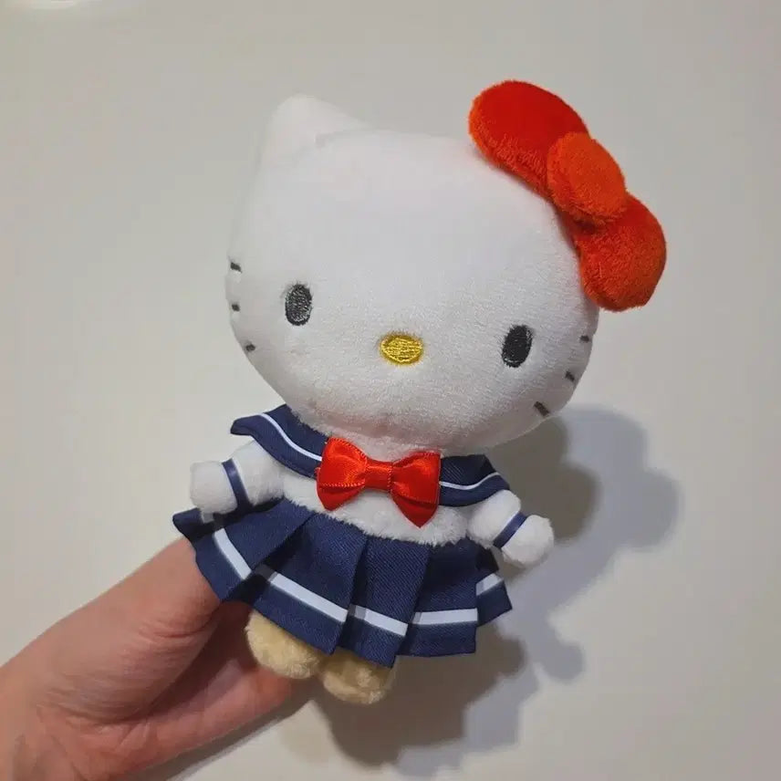 [BUNJANG] Sanrio Abeille School Uniform Kitty Mascot Doll / 산리오 아베일 교복 키티 마스코트 인형