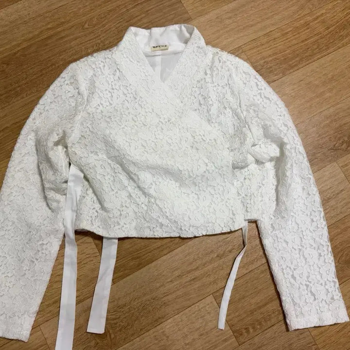 [BUNJANG] Silk &amp; Needle Luxury Hanbok Lace Jeogori White / 고급 생활한복 실과바늘 레이스저고리 (정가69000원)