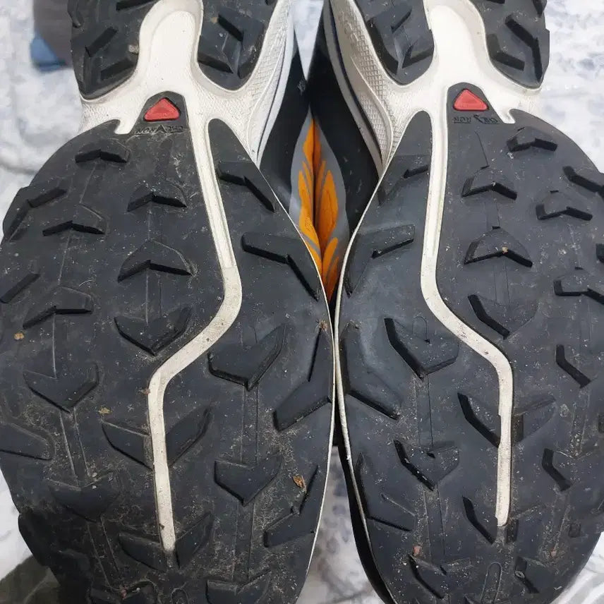 [BUNJANG] Salomon XT-6 Gore-Tex Marmalade Sneakers / 살로몬 XT-6 고어텍스 마멀레이드 (300)