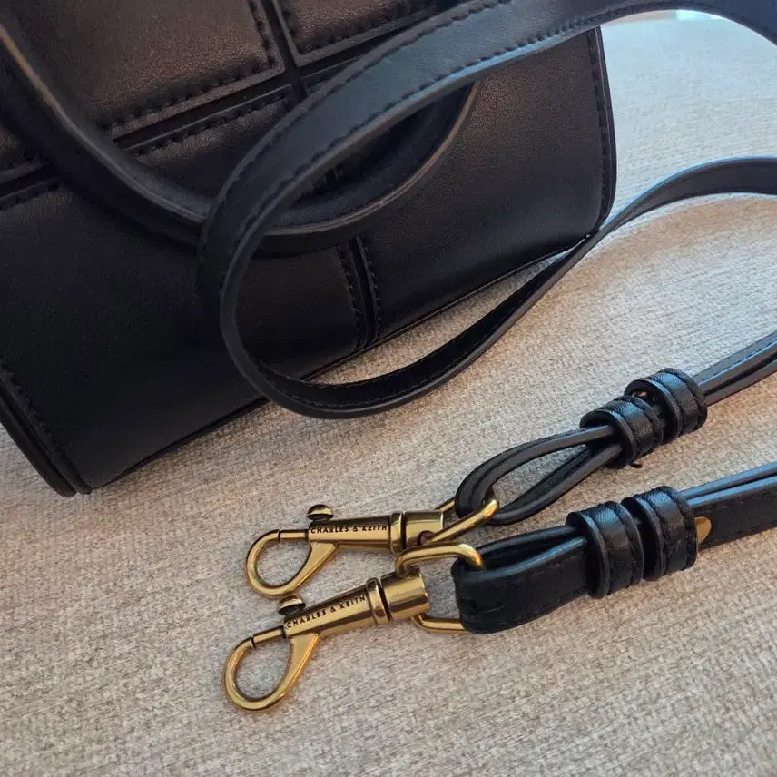 [BUNJANG] Charles &amp; Keith Mini Crossbody Tote Bag / 찰스앤키스 블랙 미니 크로스백 토트백