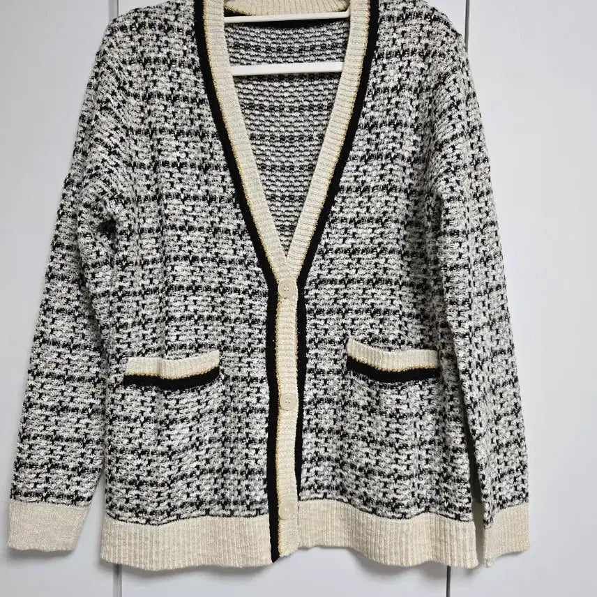 [BUNJANG] Tweed V-Neck Cardigan (M) / 트위드 짜임 배색 브이넥 가디건 M 새상품