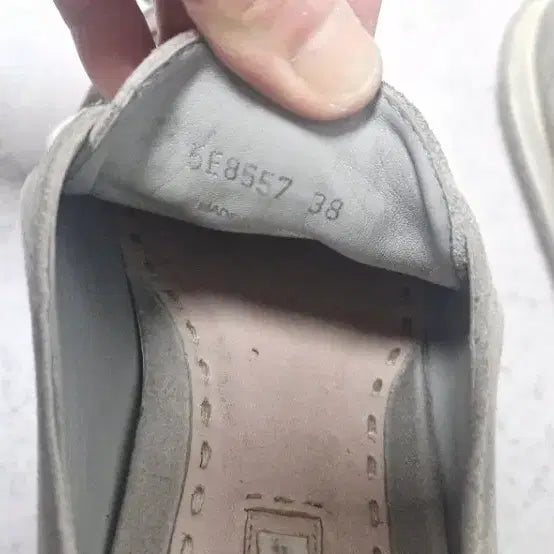 [BUNJANG] Miu Miu Cubic Embellished Sneakers / 정품 미우미우 큐빅 스니커즈 38 (245~250)