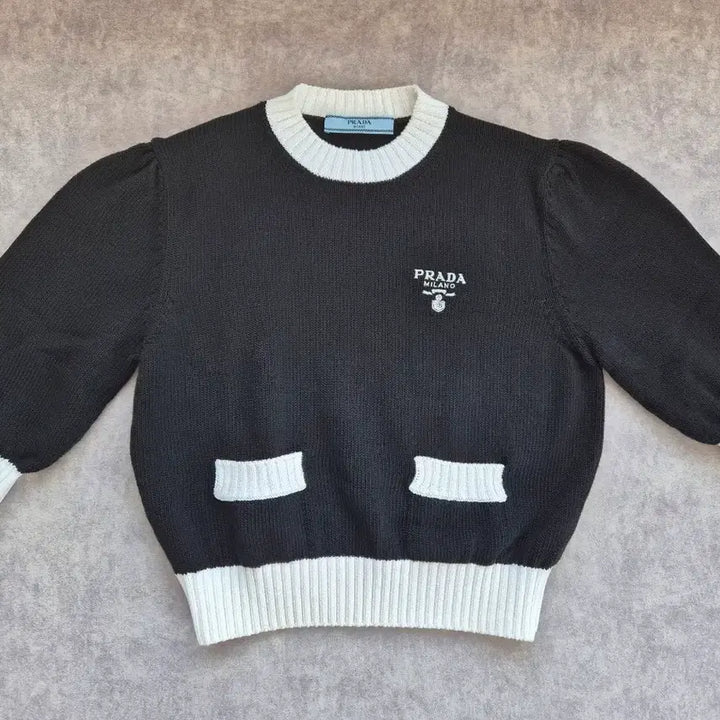 [BUNJANG] Prada Mini Logo Crop Cotton Knit / 프라다 미니로고 크롭 코튼 니트
