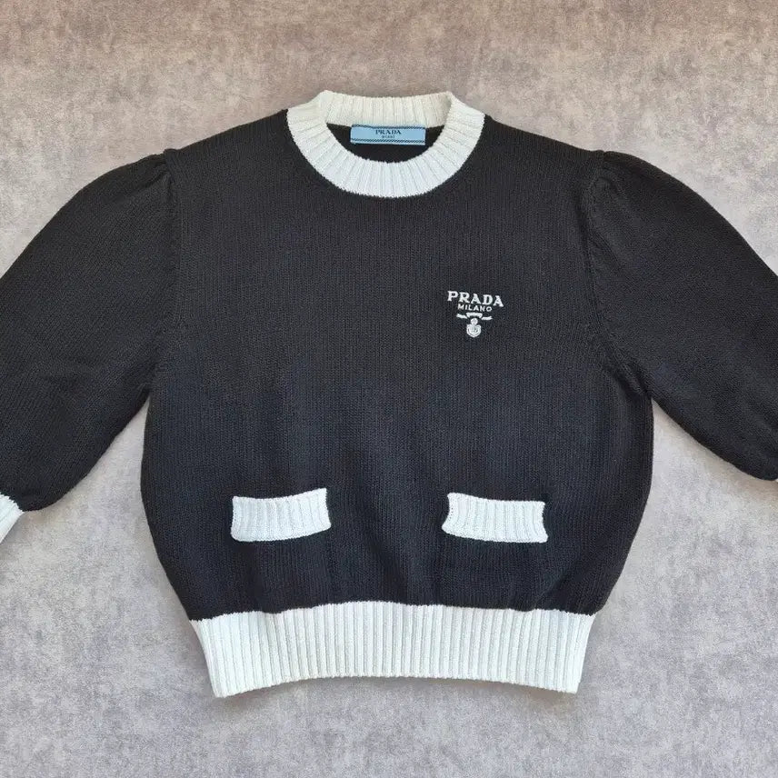 [BUNJANG] Prada Mini Logo Crop Cotton Knit / 프라다 미니로고 크롭 코튼 니트