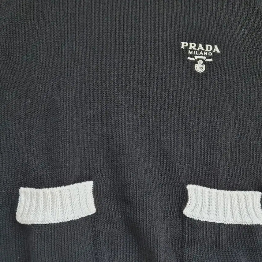 [BUNJANG] Prada Mini Logo Crop Cotton Knit / 프라다 미니로고 크롭 코튼 니트