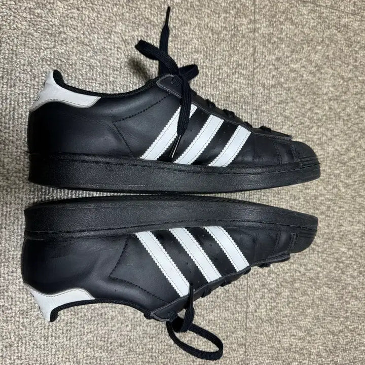 [BUNJANG] Adidas Superstar Black Sneakers (240mm) / 아디다스 슈퍼스타 운동화 블랙 스니커즈 사이즈 240mm