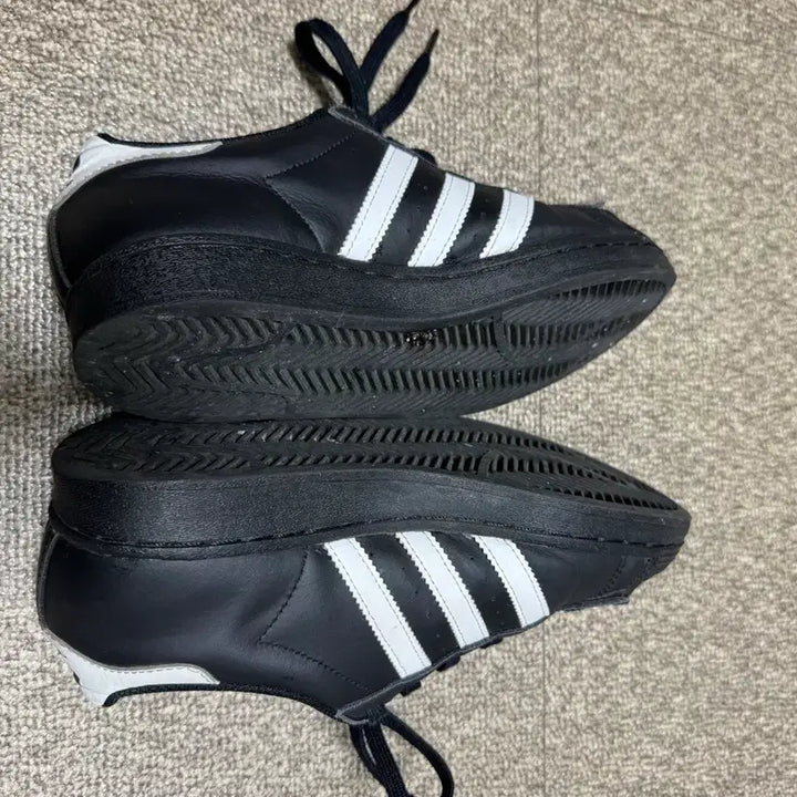 [BUNJANG] Adidas Superstar Black Sneakers (240mm) / 아디다스 슈퍼스타 운동화 블랙 스니커즈 사이즈 240mm
